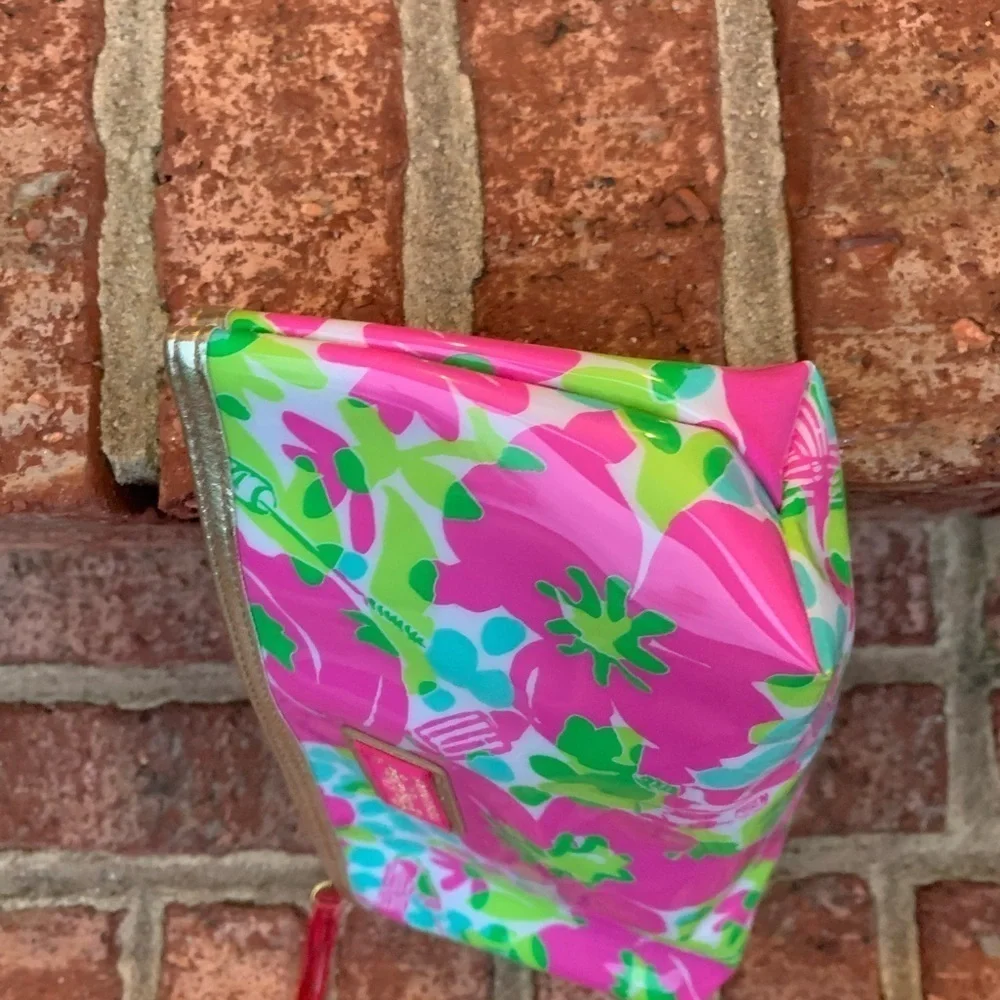 Lilly Pulitzer Estee Lauder Island Breeze Pink PVC Cosmetic Makeup Bag Zipper